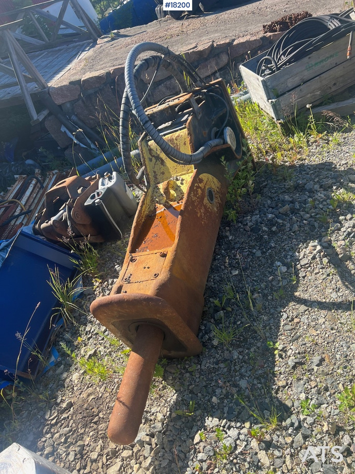 Soosan SQ120 - Hydraulic hammer for Construction machinery: picture 2 Soosan SQ120 - Hydraulic hammer for Construction machinery: picture 2