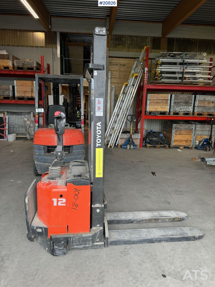 Toyota 7SM12 - Stacker: picture 1 Toyota 7SM12 - Stacker: picture 1
