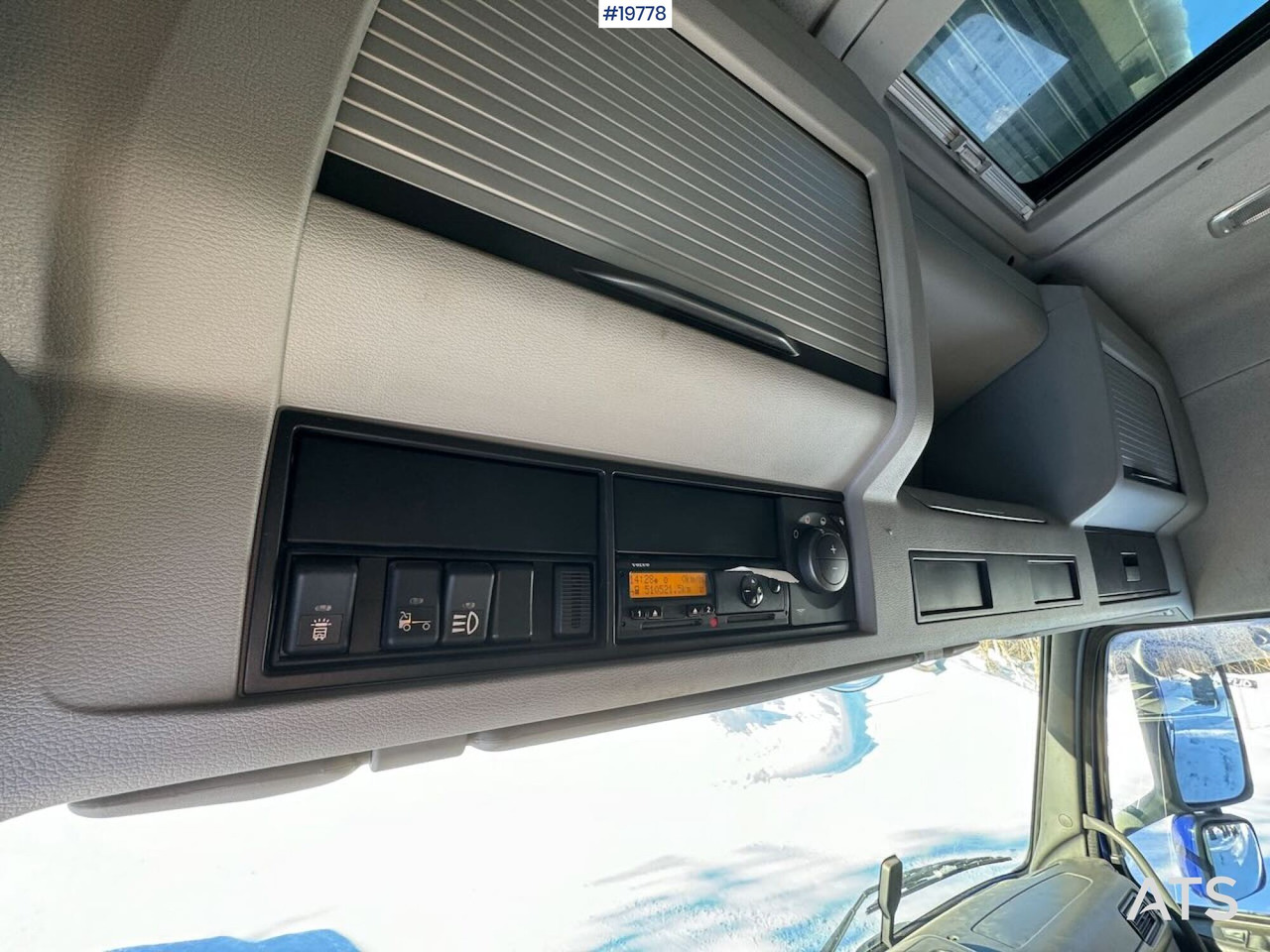 Tractor unit Volvo FH16 750 6x4 Tungtrekker SE VIDEO: picture 34 Tractor unit Volvo FH16 750 6x4 Tungtrekker SE VIDEO: picture 34