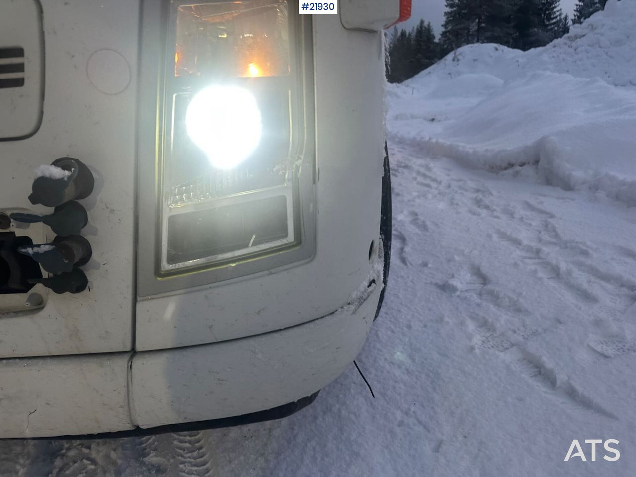 Hook lift truck Volvo FH12 brøyterigget krokbil m/ danskerumpe og flak. SE VIDEO: picture 10 Hook lift truck Volvo FH12 brøyterigget krokbil m/ danskerumpe og flak. SE VIDEO: picture 10