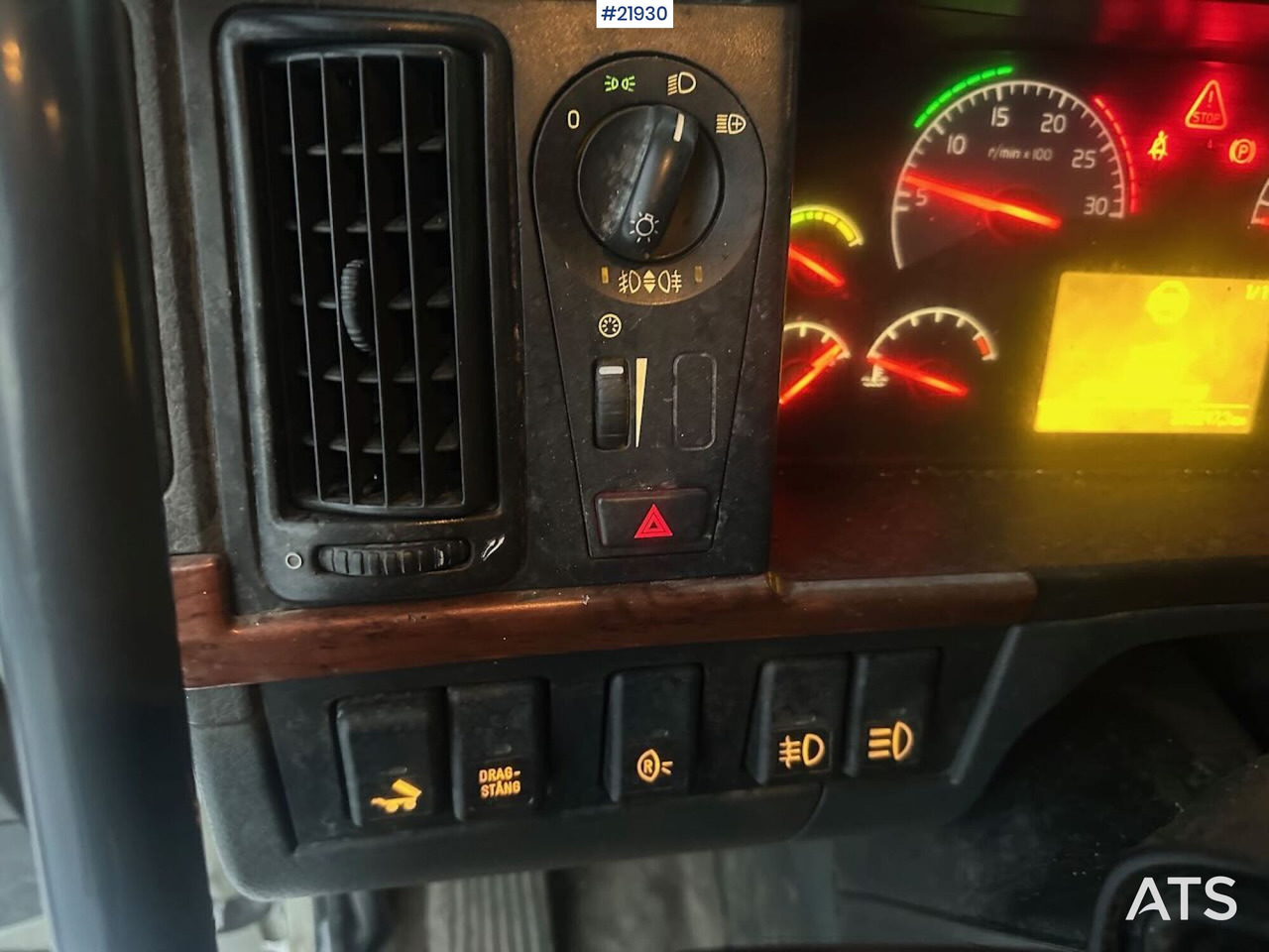 Hook lift truck Volvo FH12 brøyterigget krokbil m/ danskerumpe og flak. SE VIDEO: picture 33 Hook lift truck Volvo FH12 brøyterigget krokbil m/ danskerumpe og flak. SE VIDEO: picture 33