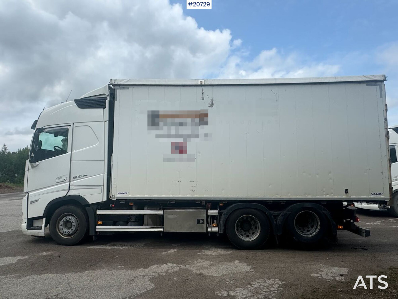 Volvo FH500 - Box truck: picture 3 Volvo FH500 - Box truck: picture 3
