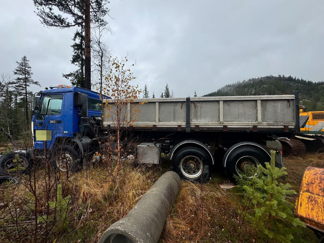 Volvo FL12 m/ 22 t/m Palfinger kran, tømmerflak, Dumperkasse og plan. leasing Volvo FL12 m/ 22 t/m Palfinger kran, tømmerflak, Dumperkasse og plan.: picture 6 Volvo FL12 m/ 22 t/m Palfinger kran, tømmerflak, Dumperkasse og plan. leasing Volvo FL12 m/ 22 t/m Palfinger kran, tømmerflak, Dumperkasse og plan.: picture 6