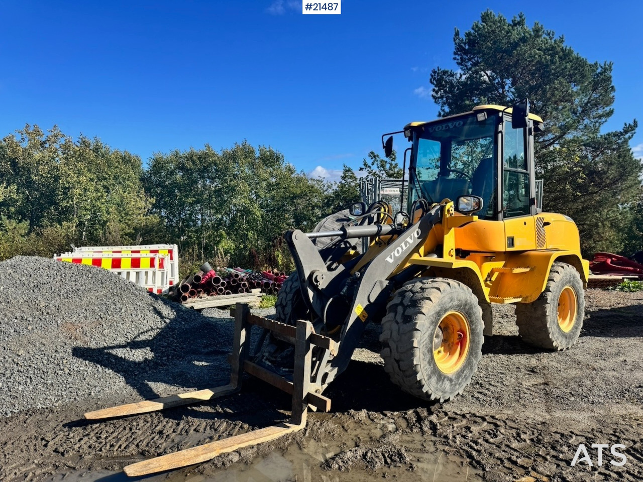 Volvo L30G - Wheel loader: picture 1 Volvo L30G - Wheel loader: picture 1