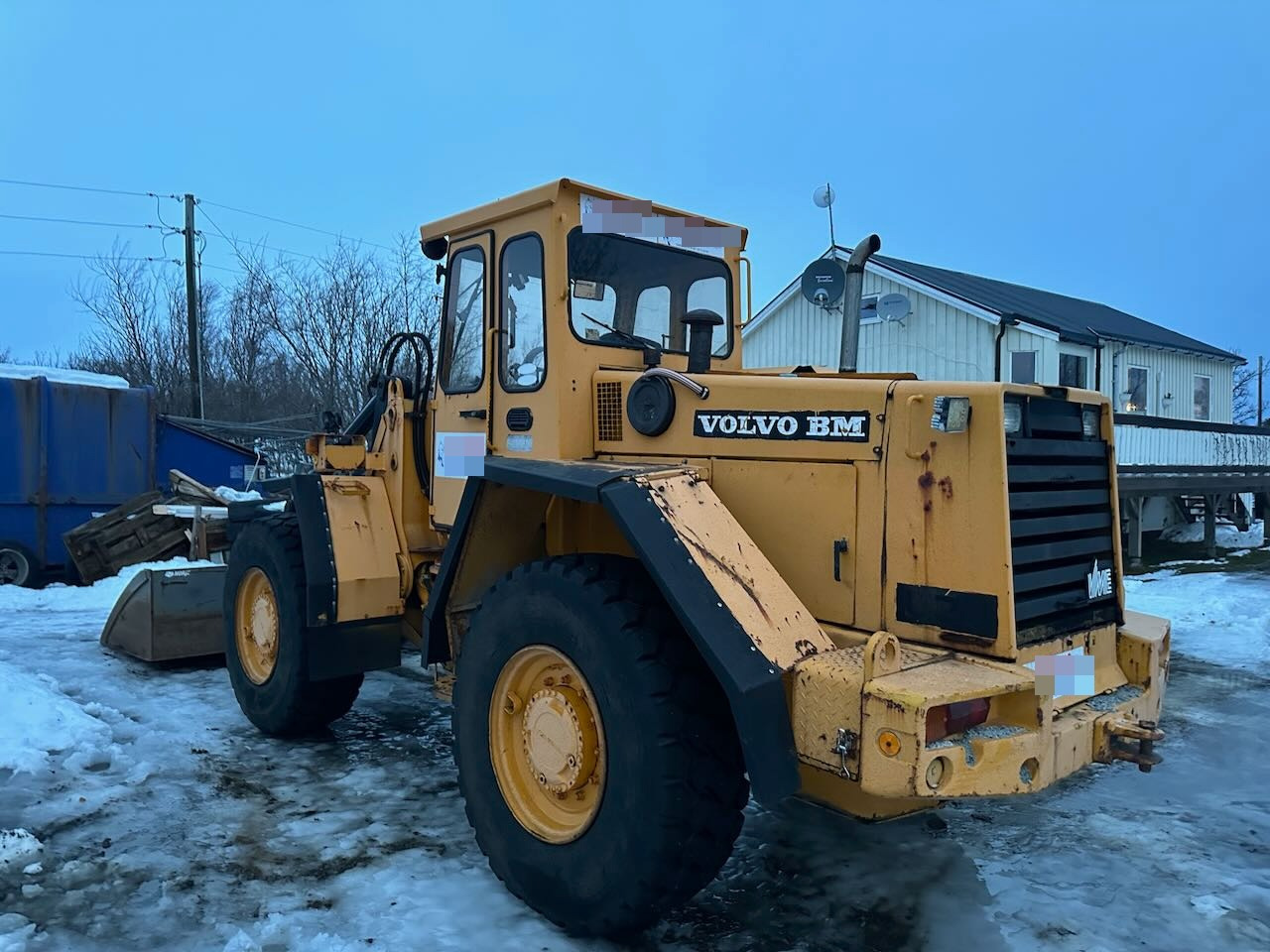 Volvo L70 hjullaster med klappvinge, pallegafler og planeringsskuffe - Wheel loader: picture 2 Volvo L70 hjullaster med klappvinge, pallegafler og planeringsskuffe - Wheel loader: picture 2