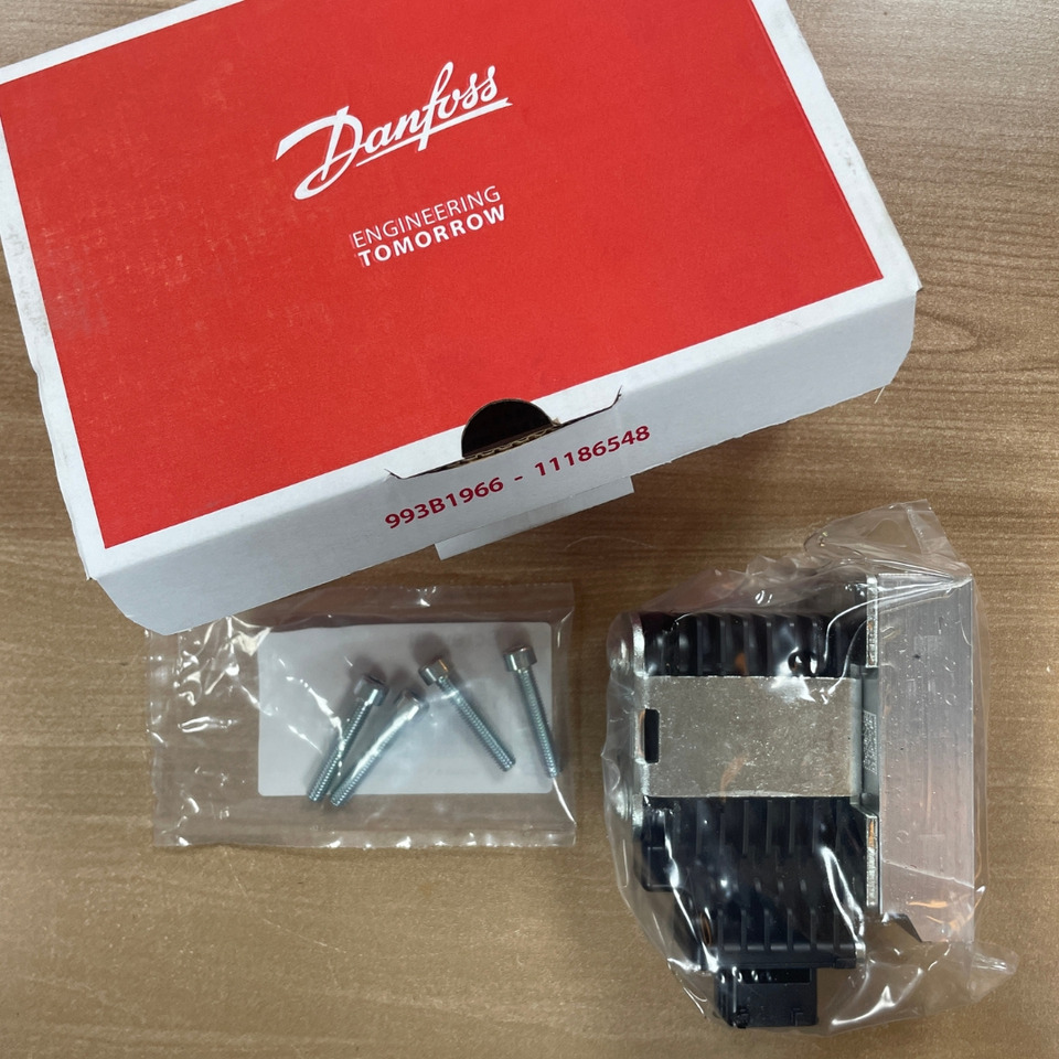 Danfoss Solenoid Valve 157B4735 - Hydraulic valve for Truck mounted crane: picture 4 Danfoss Solenoid Valve 157B4735 - Hydraulic valve for Truck mounted crane: picture 4