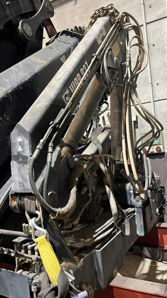 HIAB 027 - Truck mounted crane: picture 1 HIAB 027 - Truck mounted crane: picture 1