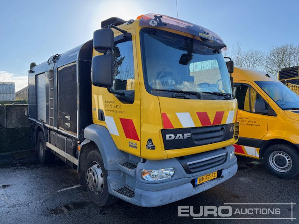 2008 DAF LF 55.220 - Asphalt distributor: picture 1 2008 DAF LF 55.220 - Asphalt distributor: picture 1