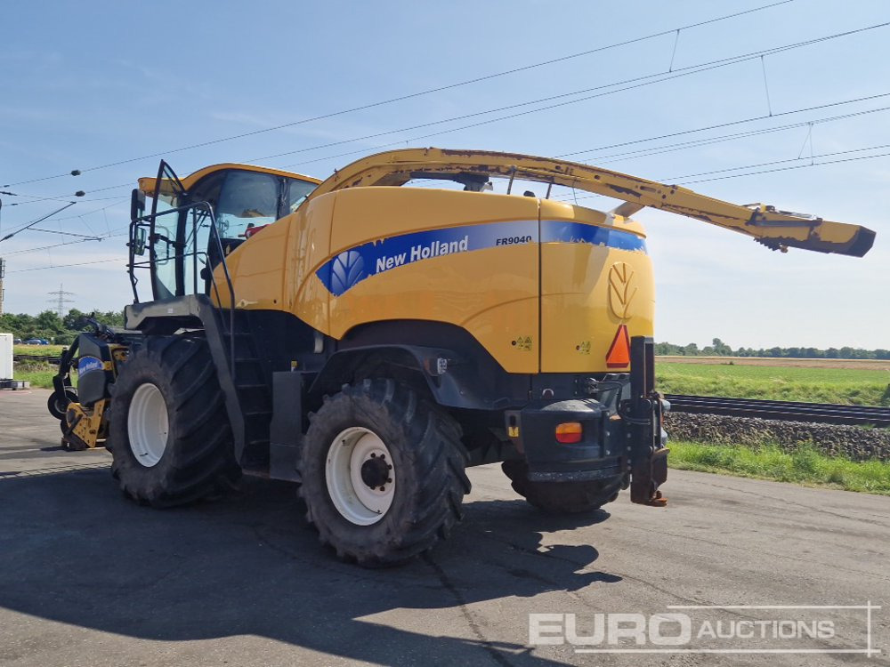 2009 New Holland FR9040 - Combine harvester: picture 3 2009 New Holland FR9040 - Combine harvester: picture 3