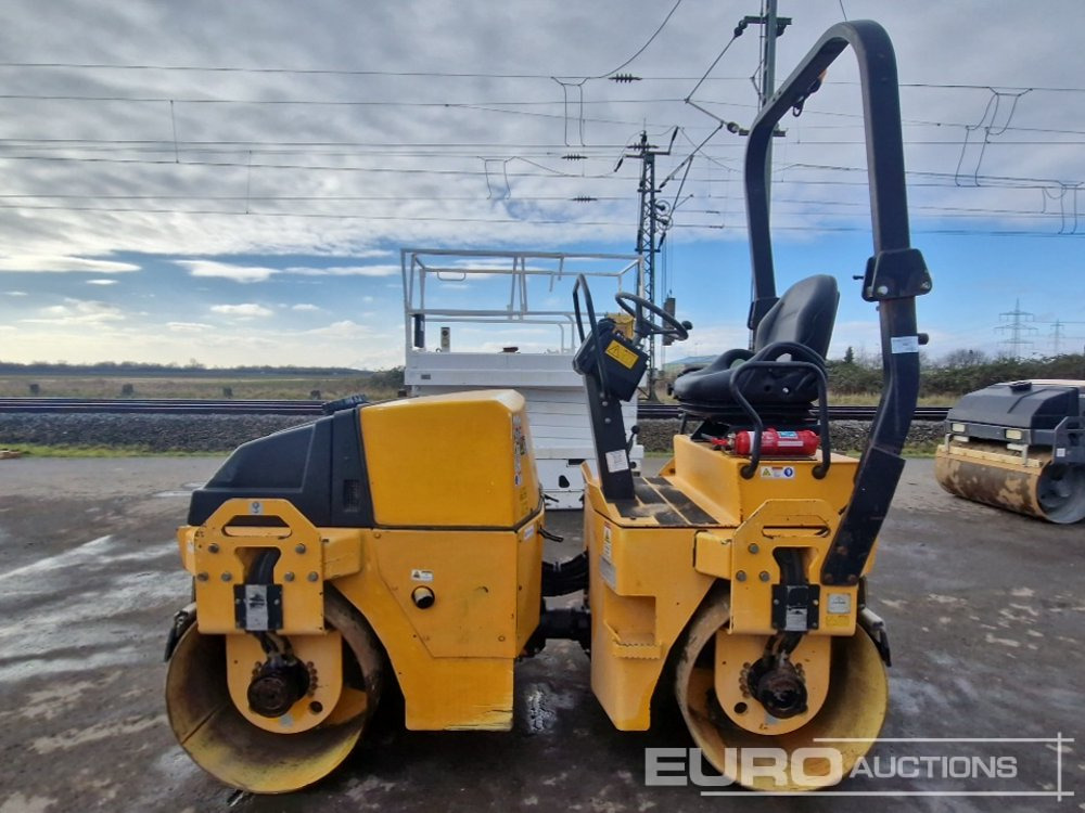 2010 Dynapac CC122 - Roller: picture 2 2010 Dynapac CC122 - Roller: picture 2