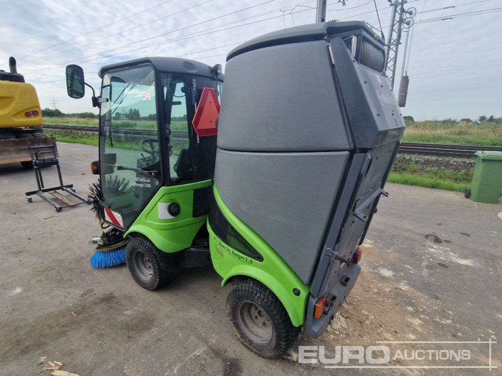 2011 EGHOLM FV2200 Sweeper - Road sweeper: picture 2 2011 EGHOLM FV2200 Sweeper - Road sweeper: picture 2