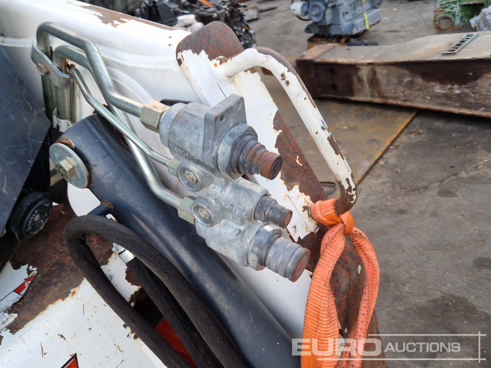 Skid steer loader 2014 Bobcat S450: picture 8