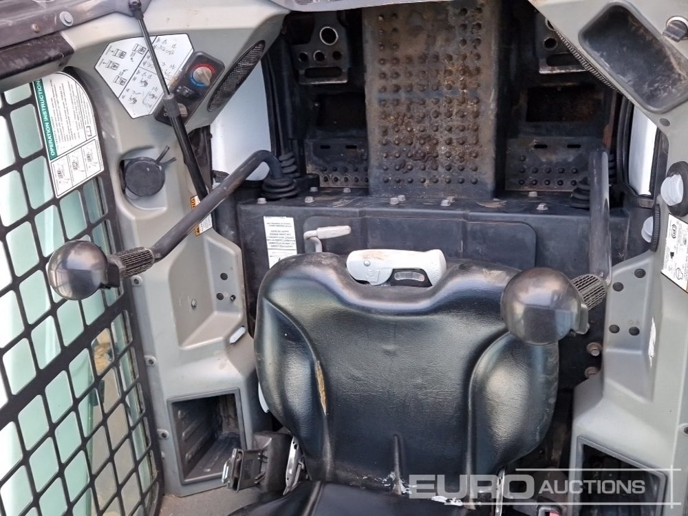 Skid steer loader 2014 Bobcat S450: picture 16