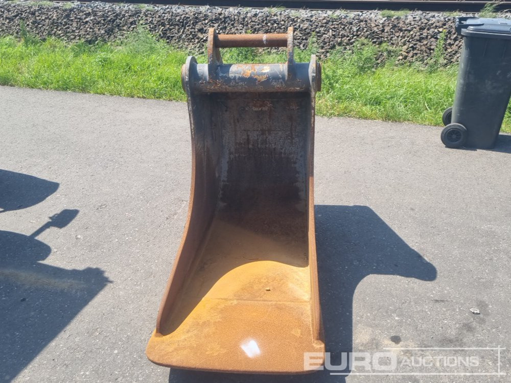 2014 Volvo 24" Digging Buckrt to suit 60mm Pin - Bucket: picture 5 2014 Volvo 24" Digging Buckrt to suit 60mm Pin - Bucket: picture 5