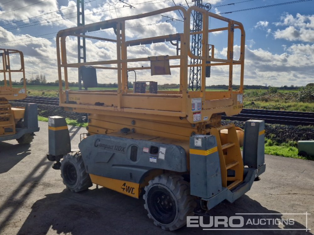 2017 Haulotte Compact 12DX - Aerial platform: picture 3 2017 Haulotte Compact 12DX - Aerial platform: picture 3