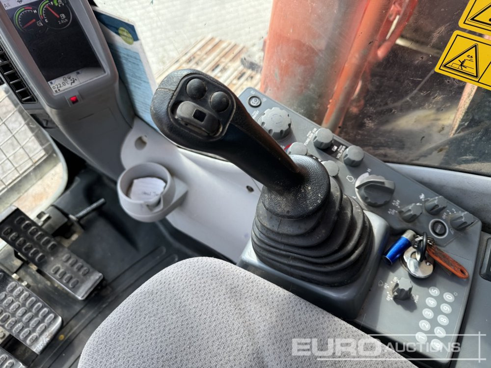 Crawler excavator 2017 Hitachi ZX160LC-6: picture 7