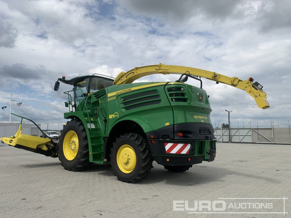 2021 John Deere 8200 - Combine harvester: picture 4 2021 John Deere 8200 - Combine harvester: picture 4