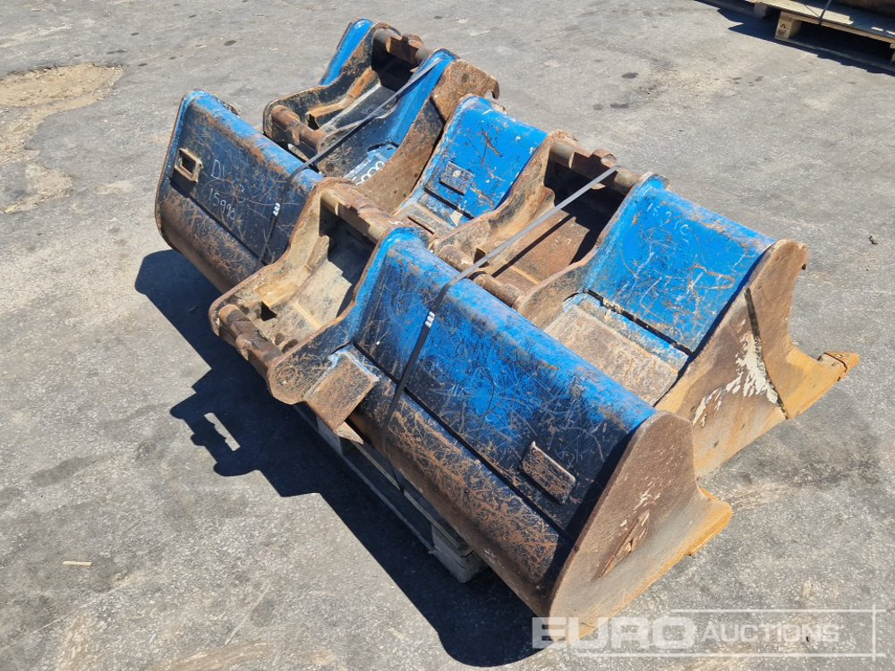 60" Ditching, 32", 16" Digging Buckets + QH - Bucket: picture 3 60" Ditching, 32", 16" Digging Buckets + QH - Bucket: picture 3