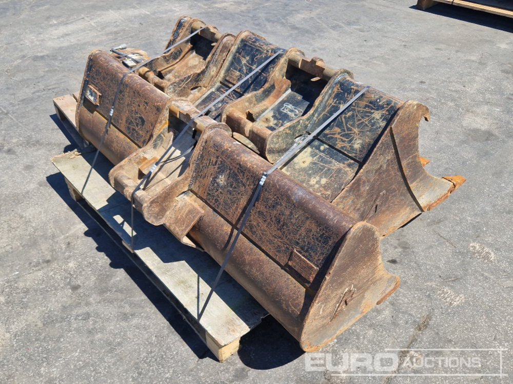 60" Ditching, 32", 16" Digging Buckets + QH - Bucket: picture 3 60" Ditching, 32", 16" Digging Buckets + QH - Bucket: picture 3