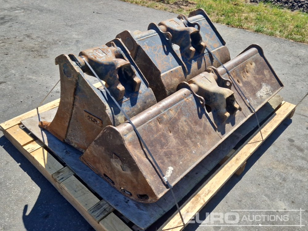 68" Ditching, 34", 17" Digging Buckets + QH - Bucket: picture 2 68" Ditching, 34", 17" Digging Buckets + QH - Bucket: picture 2