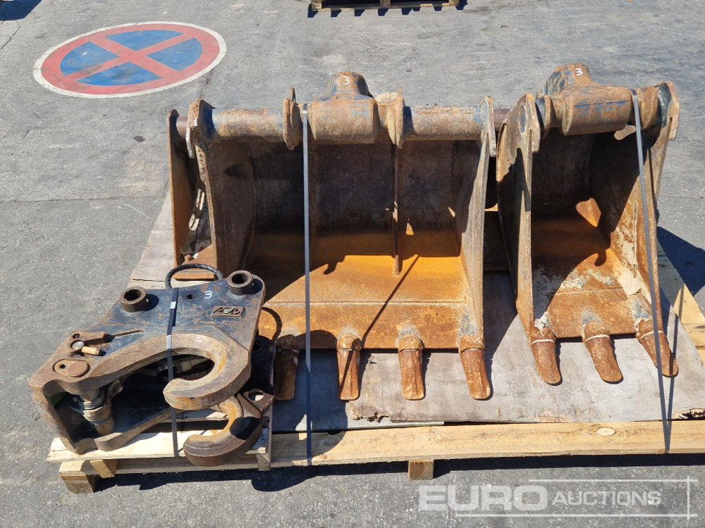 68" Ditching, 34", 17" Digging Buckets + QH - Bucket: picture 5 68" Ditching, 34", 17" Digging Buckets + QH - Bucket: picture 5