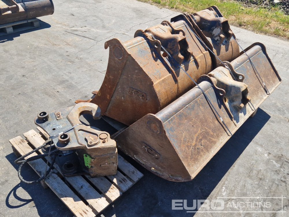 68" Ditching, 34", 17" Digging Buckets + QH - Bucket: picture 2 68" Ditching, 34", 17" Digging Buckets + QH - Bucket: picture 2