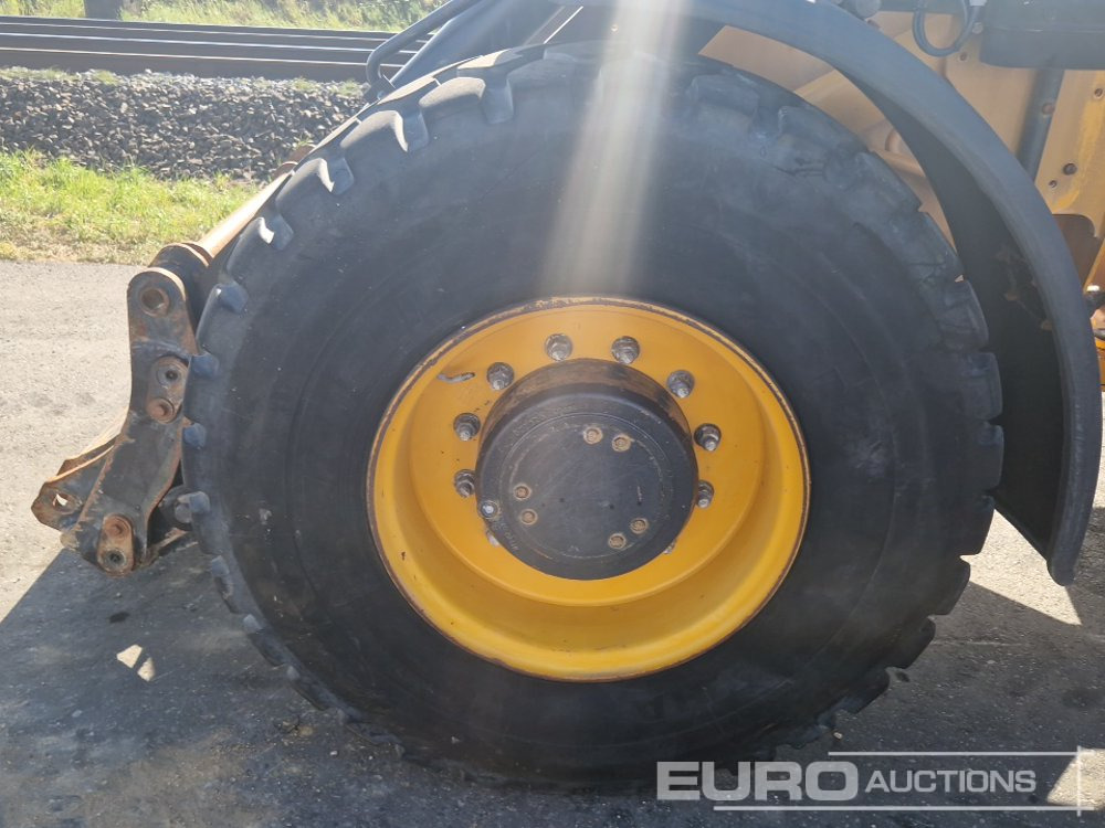 Wheel loader JCB 416HT: picture 9
