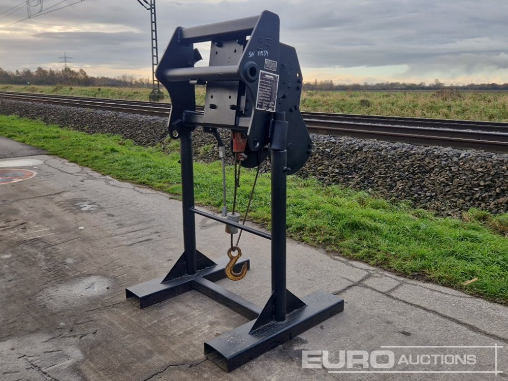 Manitou 5 Ton Winch to suit Telehandler - Material handling equipment: picture 1 Manitou 5 Ton Winch to suit Telehandler - Material handling equipment: picture 1