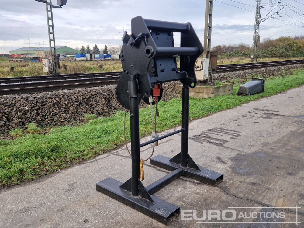 Manitou 5 Ton Winch to suit Telehandler - Material handling equipment: picture 4 Manitou 5 Ton Winch to suit Telehandler - Material handling equipment: picture 4