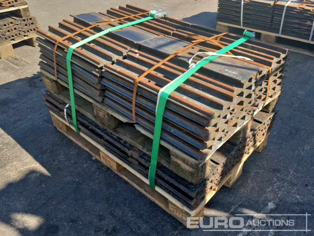 600mm Steel Plates to suit Hitachi ZX210-6 - Spare parts for Excavator: picture 1 600mm Steel Plates to suit Hitachi ZX210-6 - Spare parts for Excavator: picture 1