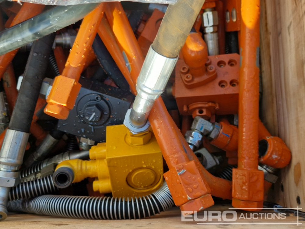 Pallet of Assorted B-Hammer Pipes to suit Hitachi Excavavtor - Spare parts for Excavator: picture 4 Pallet of Assorted B-Hammer Pipes to suit Hitachi Excavavtor - Spare parts for Excavator: picture 4
