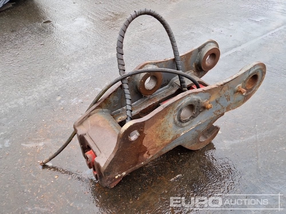 Strickland Quick Hitch - Quick coupler: picture 1 Strickland Quick Hitch - Quick coupler: picture 1