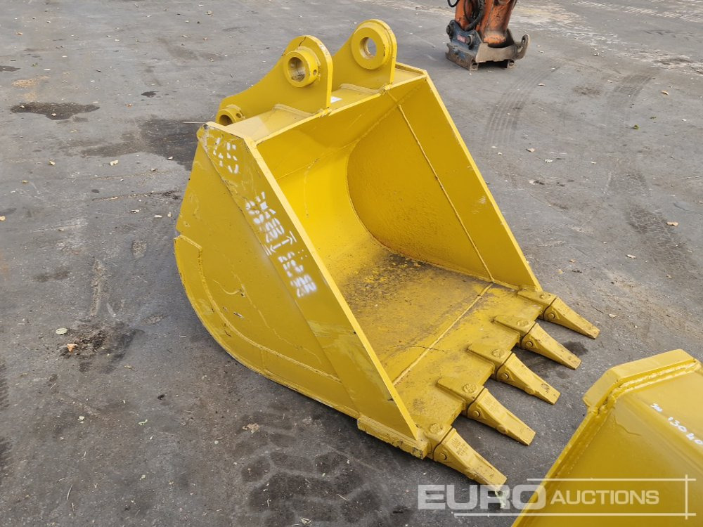 Unused 45" Bucket to suit Komatsu PC200 - Bucket: picture 4 Unused 45" Bucket to suit Komatsu PC200 - Bucket: picture 4