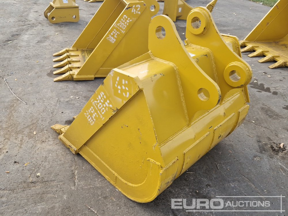 Unused 45" Bucket to suit Komatsu PC200 - Bucket: picture 2 Unused 45" Bucket to suit Komatsu PC200 - Bucket: picture 2