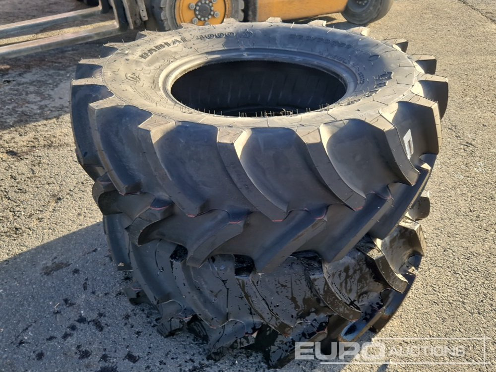 Unused Firestone 360/70R20 Tyres (2 of) - Tire: picture 2 Unused Firestone 360/70R20 Tyres (2 of) - Tire: picture 2