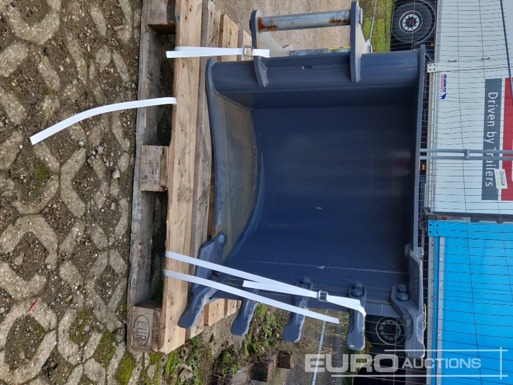 Unused Strickland 30" Digging Bucket to suit S45 - Bucket: picture 5 Unused Strickland 30" Digging Bucket to suit S45 - Bucket: picture 5