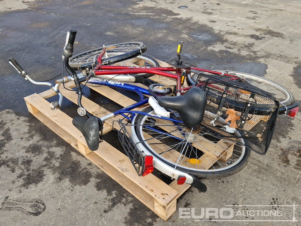 Womens Bicycles (2 of) - Garage equipment: picture 3 Womens Bicycles (2 of) - Garage equipment: picture 3