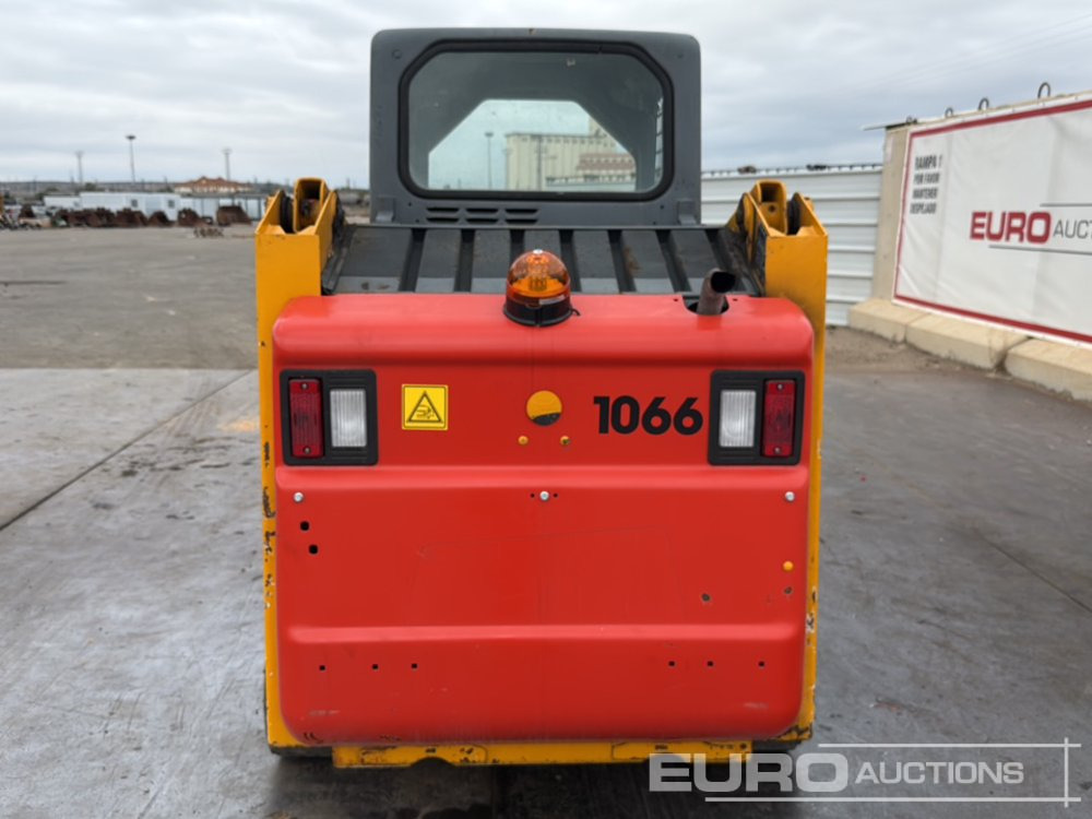 2007 Bobcat T140 - Skid steer loader: picture 4 2007 Bobcat T140 - Skid steer loader: picture 4