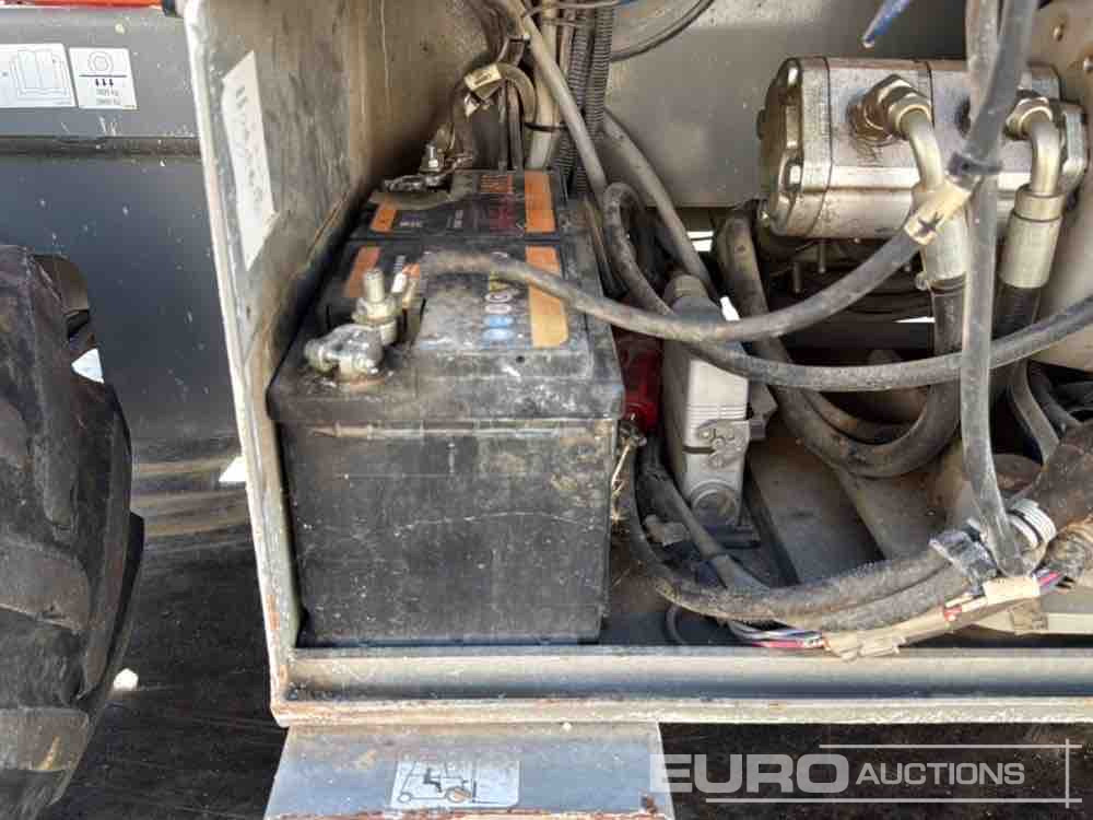 Aerial platform 2014 SkyJack SJ6832RT: picture 22