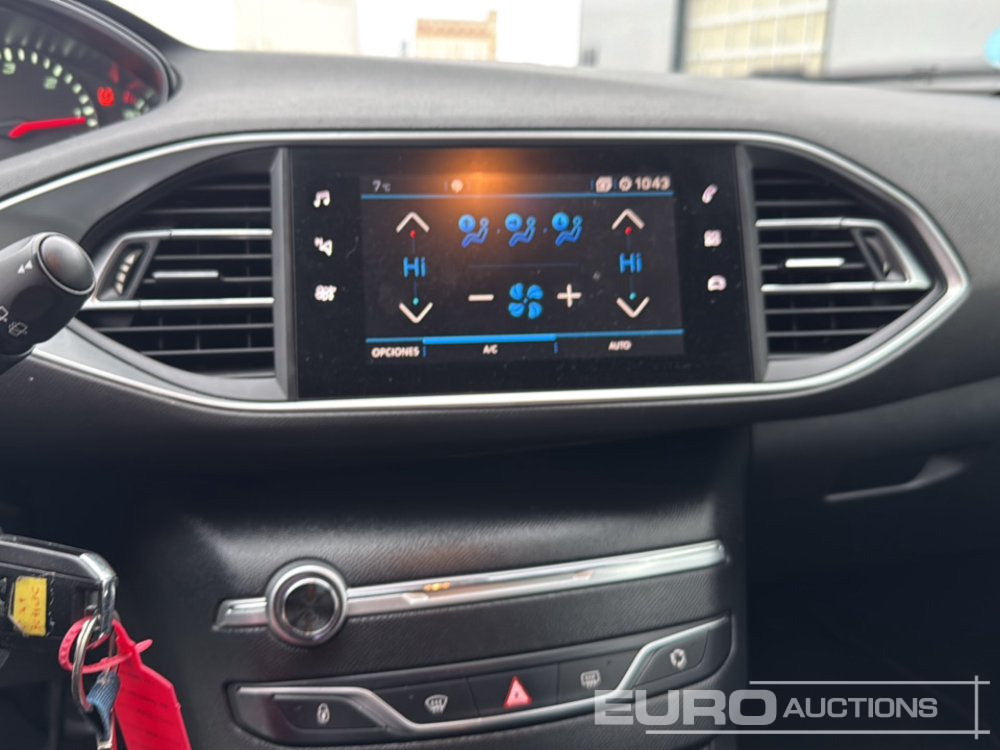 Car 2020 Peugot 308: picture 22