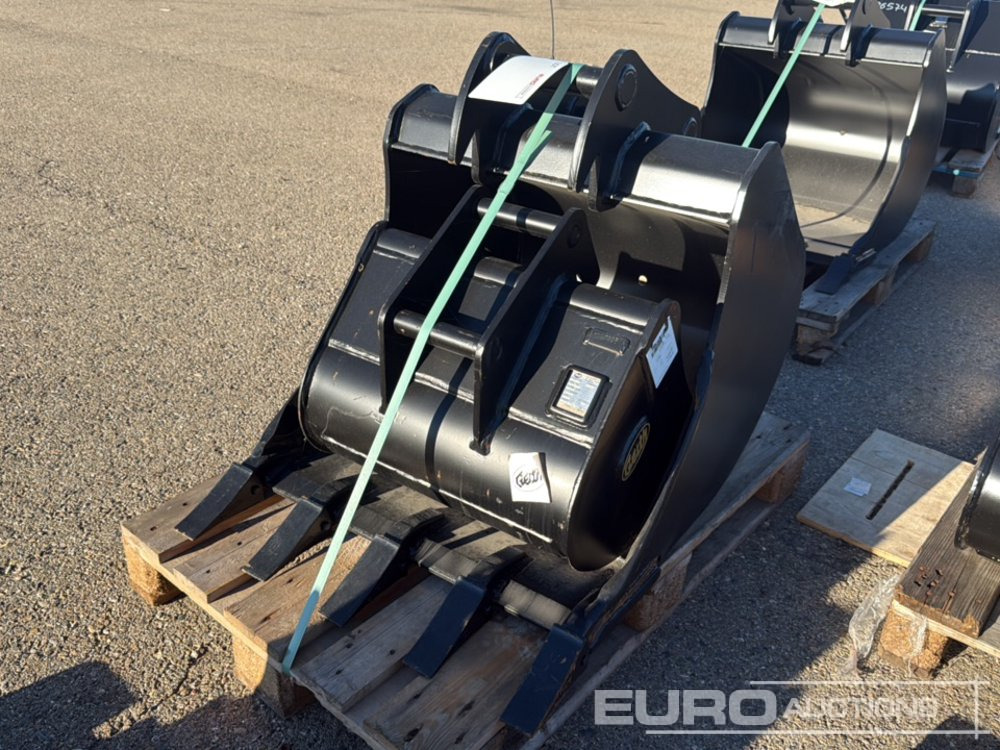 Yanmar Digging Bucket LGT000BA4075QSV to suit 6-10 Ton Excavator (S/N 1183799), Geith Bucket H04-0600 to Suit QR40 (S/N 1091325) - Bucket: picture 1 Yanmar Digging Bucket LGT000BA4075QSV to suit 6-10 Ton Excavator (S/N 1183799), Geith Bucket H04-0600 to Suit QR40 (S/N 1091325) - Bucket: picture 1