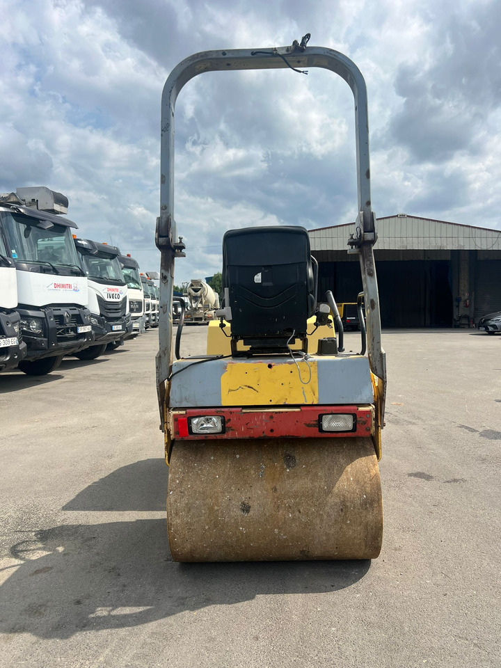 Compacteur mono cylindre DYNAPAC CC102 - Compactor: picture 3 Compacteur mono cylindre DYNAPAC CC102 - Compactor: picture 3