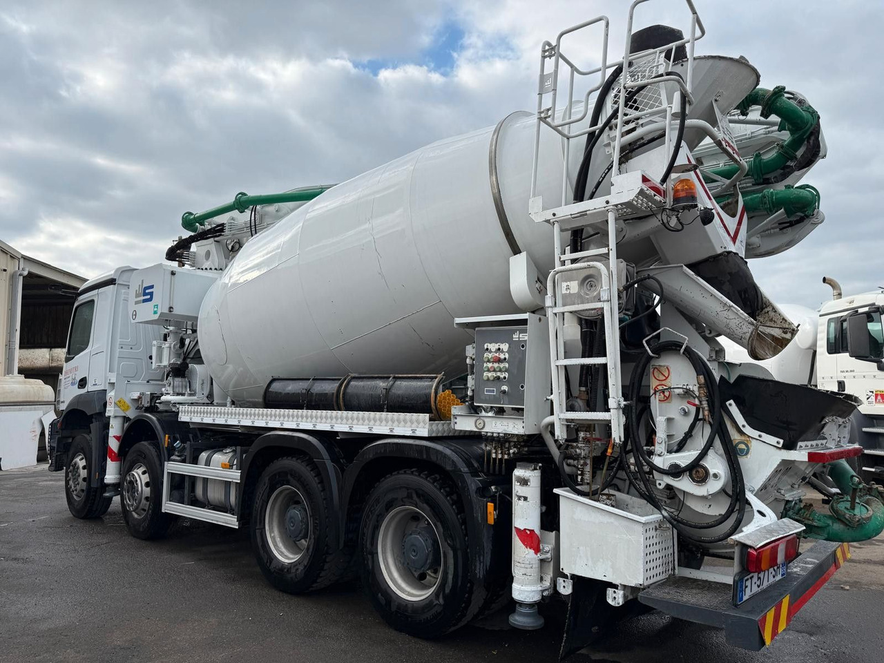 Concrete mixer truck Mercedes-Benz Arocs 3243: picture 6