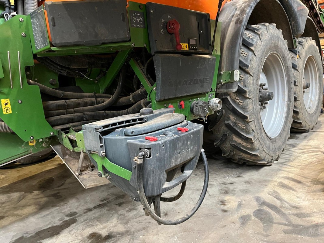 Amazone UX 11201 Super - Sprayer: picture 3 Amazone UX 11201 Super - Sprayer: picture 3