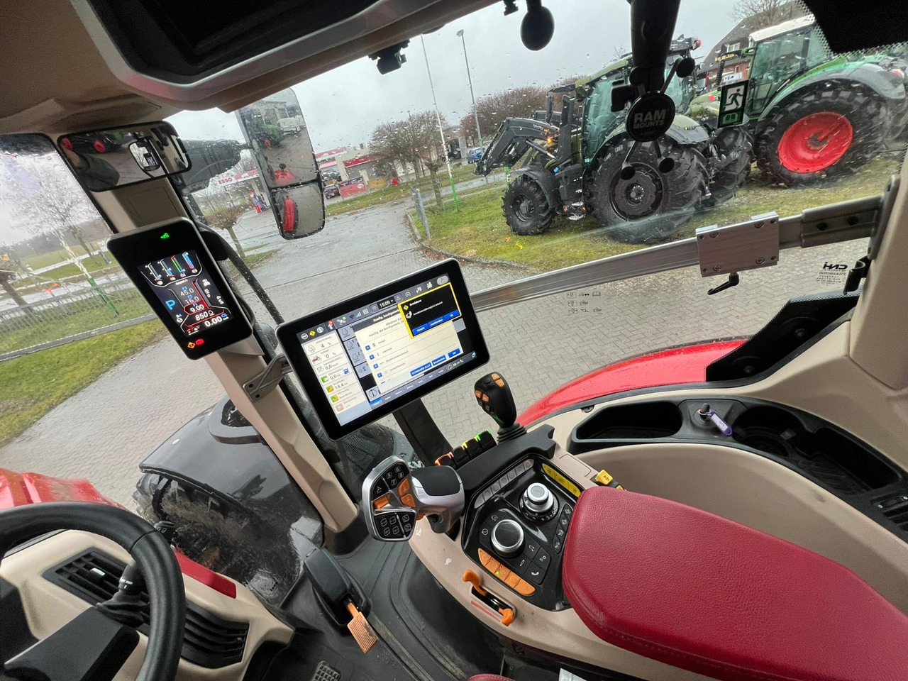 Case IH Optum 300 - Farm tractor: picture 2 Case IH Optum 300 - Farm tractor: picture 2