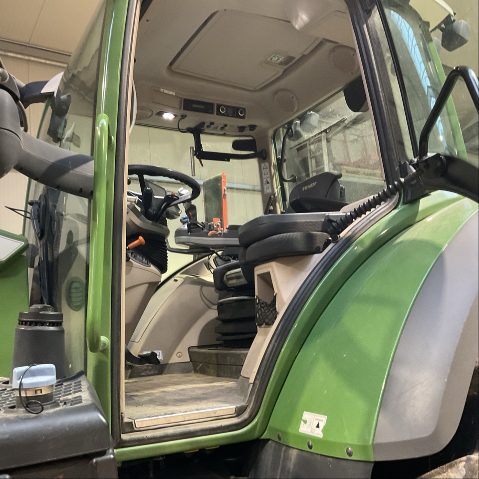 Fendt 718 Vario S4 ProfiPlus - Farm tractor: picture 3 Fendt 718 Vario S4 ProfiPlus - Farm tractor: picture 3