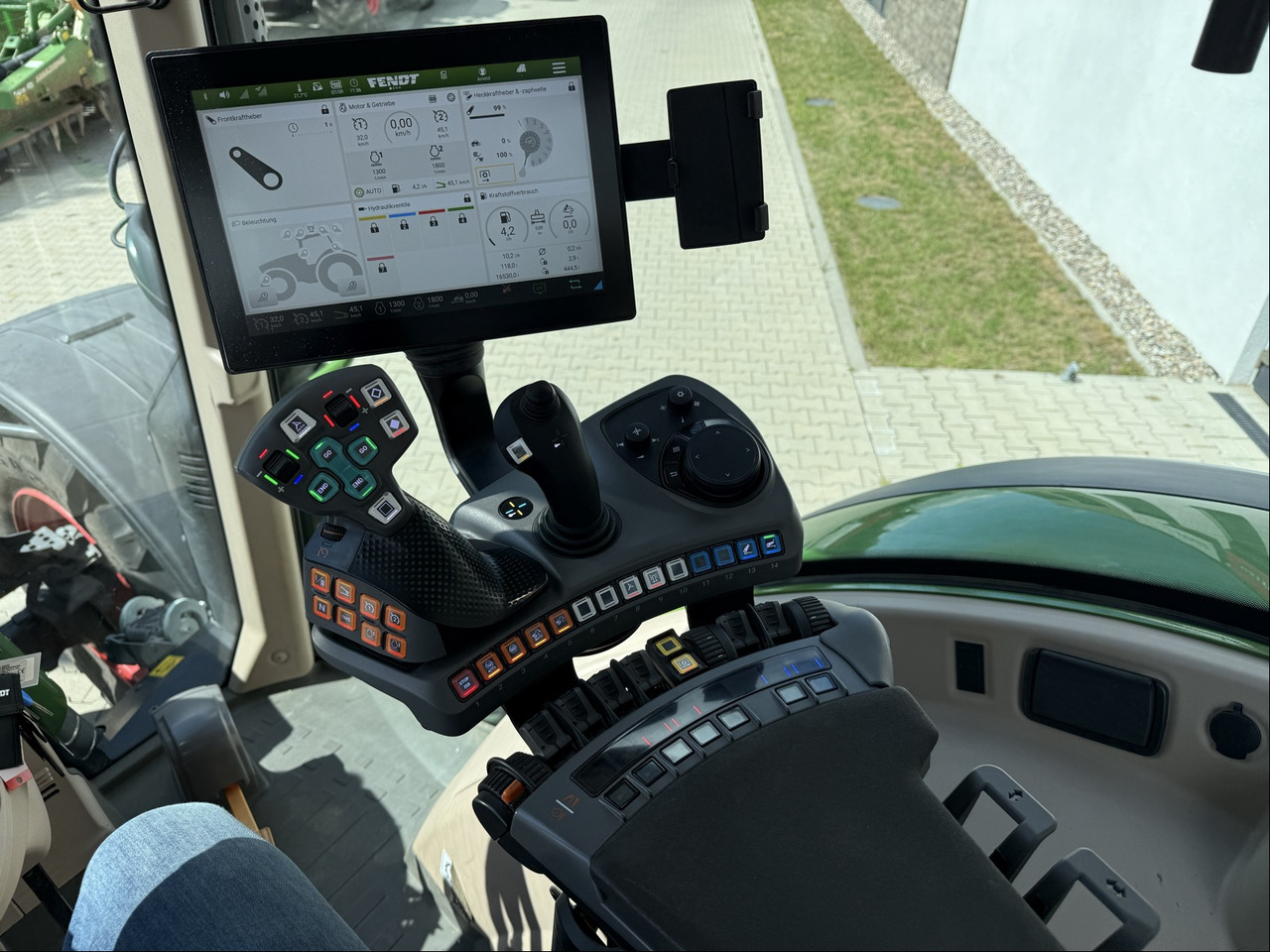 Fendt 720 Vario Gen6 ProfiPlus - Farm tractor: picture 4 Fendt 720 Vario Gen6 ProfiPlus - Farm tractor: picture 4