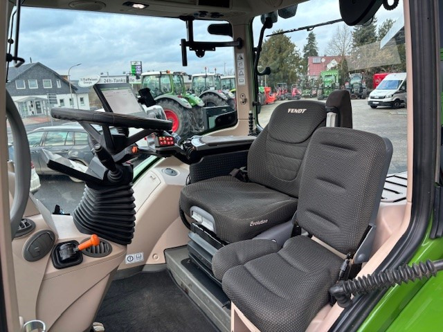 Fendt 724 Vario Gen6 Power Setting1 - Farm tractor: picture 3 Fendt 724 Vario Gen6 Power Setting1 - Farm tractor: picture 3