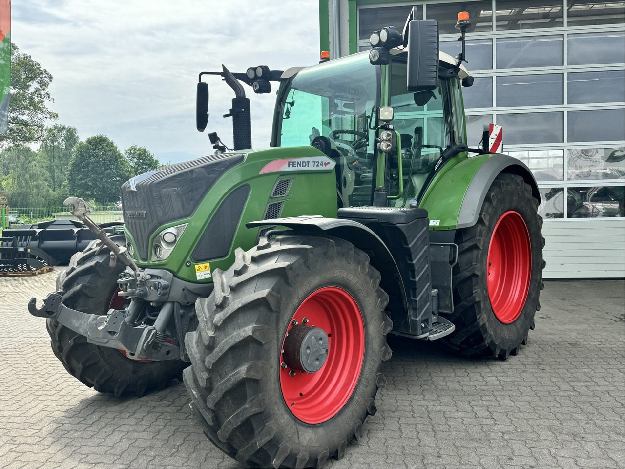 Fendt 724 Vario S4 - Farm tractor: picture 1 Fendt 724 Vario S4 - Farm tractor: picture 1
