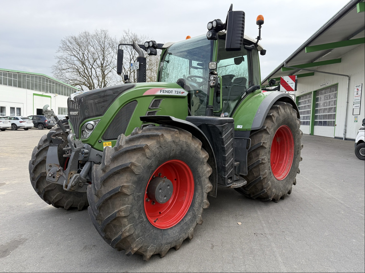 Fendt 724 Vario S4 - Farm tractor: picture 1 Fendt 724 Vario S4 - Farm tractor: picture 1